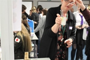 Chemistry experiment demonstration